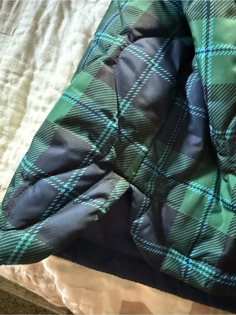 Lands' End Women’s ' Green and Navy Plaid Quilted Hooded  Jacket. Med. Petite